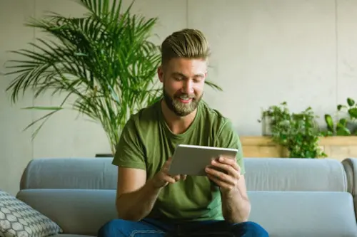 8 hábitos automáticos que complicam sua vida financeira